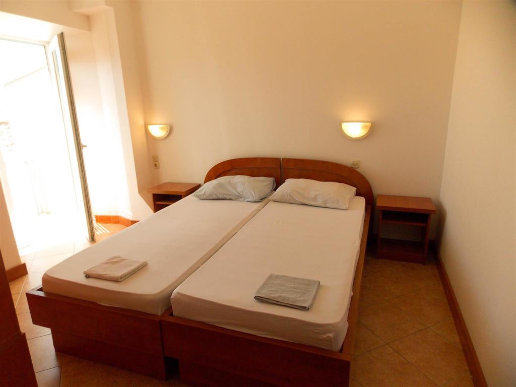 Apartments Frane (Adults Only) Novalja Pokój zdjęcie